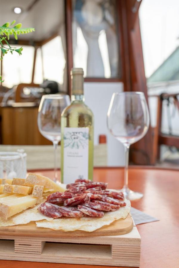 Marta Boat B&B Castelsardo Exterior foto